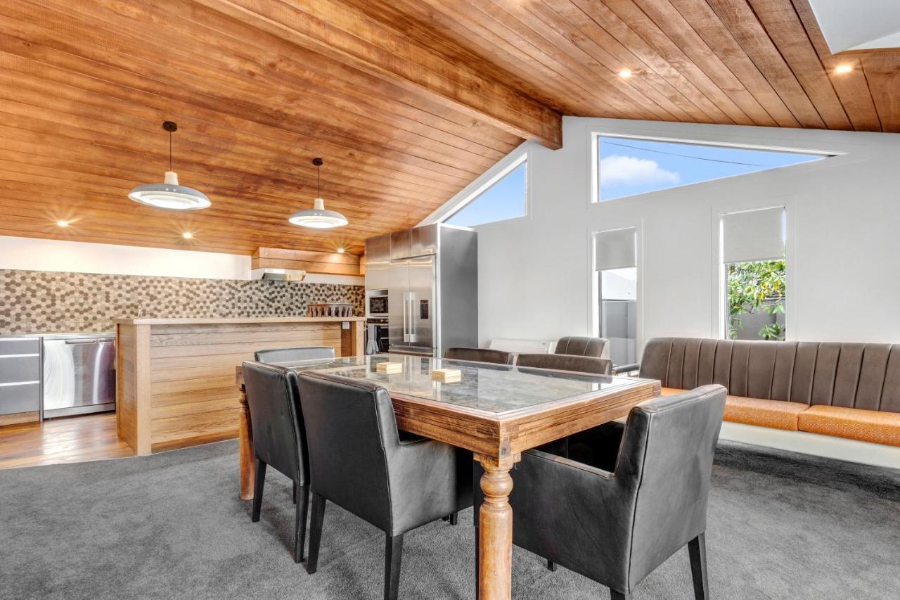 Modern Charm Villa Dunedin Bagian luar foto