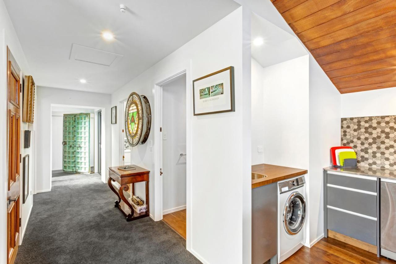 Modern Charm Villa Dunedin Bagian luar foto